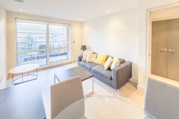 1  bedroom flat to rent in Chelsea Creek, Park Street, SW6-image 1