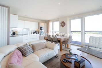 2  bedrooms flat to rent in Duke of Wellington Avenue, Royal Arsenal Riverside, SE18-image 1