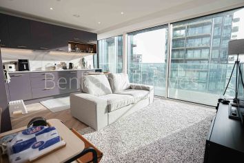 2  bedrooms flat to rent in Brigadier Walk Royal, Arsenal Riverside, SE18-image 1