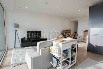 2  bedrooms flat to rent in Brigadier Walk Royal, Arsenal Riverside, SE18-image 4