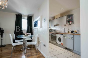 2  bedrooms flat to rent in Sark Towerk, Erebus Drive, SE28-image 12