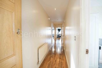 2  bedrooms flat to rent in Sark Towerk, Erebus Drive, SE28-image 18